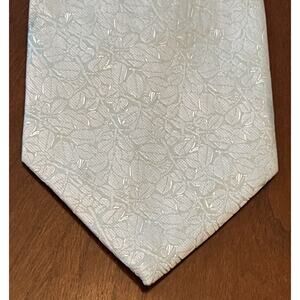 Paul Fredrick 100% Silk Men’s Neck Tie Made In China